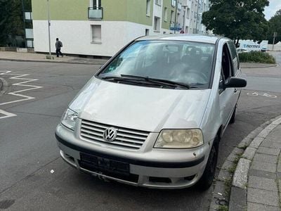 VW Sharan