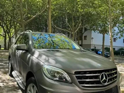 Gebraucht Mercedes ML350 258 PS (189 kW) 2012 Grau SUV
