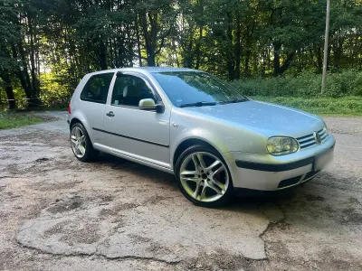 Gebraucht VW Golf IV 106 PS (77 kW) 2000 Silber Kleinwagen