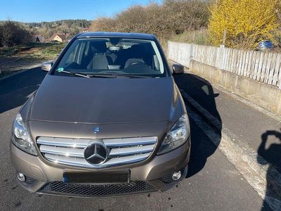 Second-hand Mercedes 200 136 CP (100 kW) 2013 Berlinǎ