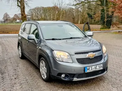 Second-hand Chevrolet Orlando LT 164 CP (120 kW) 2013 Albastru Monovolum