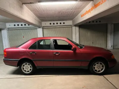 Gebraucht Mercedes C180 122 PS (89 kW) 1994 Rot Limousine
