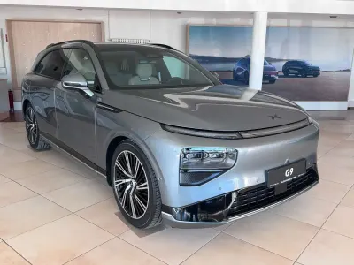 Neu XPENG G9 422 kW (575 PS) 2026 Graphite grey SUV