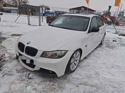 Weiß Gebraucht 2011 BMW 330 M Sport Limousine | 15.900 € (Teuer)