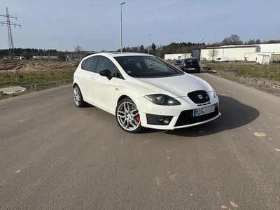 Second-hand Seat Leon CUPRA 265 CP (194 kW) 2011 Alb Hatchback