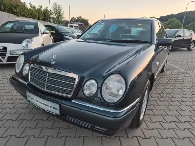 Gebraucht Mercedes E240 Elegance 170 PS (125 kW) 1998 Blau Limousine