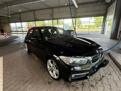 Gebraucht BMW 118 Advantage 136 PS (100 kW) 2017 Schwarz Limousine