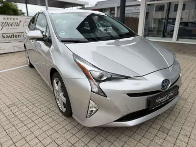 Gebraucht Toyota Prius Comfort 98 PS (72 kW) 2016 Ultra silver Limousine