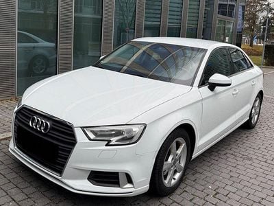 Gebraucht Audi A3 Sport 116 PS (85 kW) 2019 Weiß Limousine