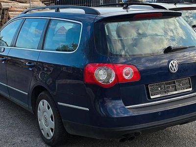 Begagnad VW Passat 150 HK (110 kW) 2005 Blå Sedan