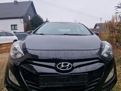 Schwarz Gebraucht 2012 Hyundai i30 Trend Limousine | 4.900 € (Etwas zu teuer)
