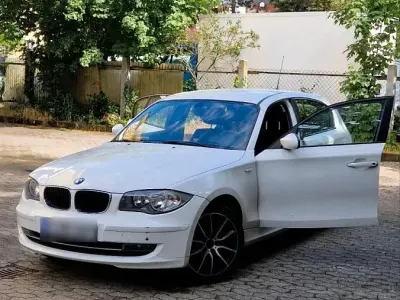 Gebraucht BMW 116 122 PS (89 kW) 2009 Weiß Kleinwagen