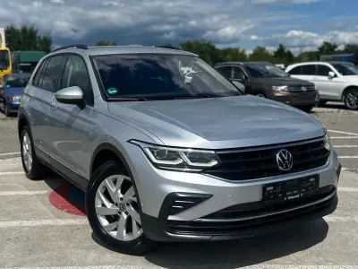 Gebraucht VW Tiguan Life 150 PS (110 kW) 2021 Silber SUV