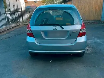Usata Honda Jazz 84 CV (61 kW) 2003 Argento Utilitaria