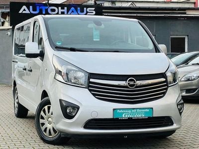 Silber Gebraucht 2016 Opel Vivaro Van / Kleinbus | 13.999 € (Fairer Preis)