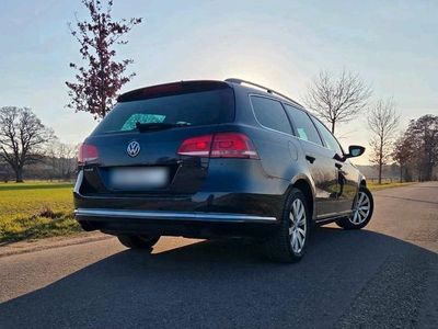 Gebraucht VW Passat 122 PS (89 kW) 2011 Blau Kombi