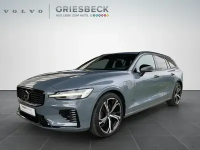 Używany Volvo V60 Plus 455 KM (334 kW) 2023 Szary Kombi