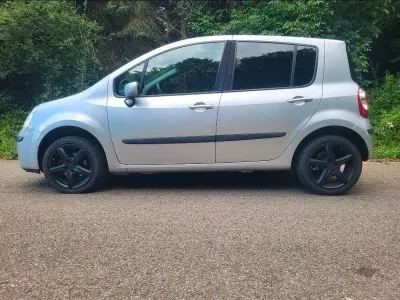 Gebraucht Renault Modus 88 PS (64 kW) 2007 Silber Van / Kleinbus