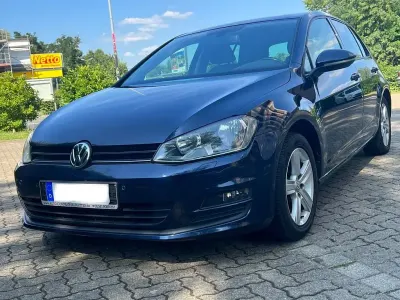 Gebraucht VW Golf VII Comfortline 122 PS (89 kW) 2013 Blau Limousine