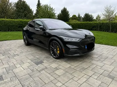 Gebraucht Ford Mustang Mach-E 216 kW (294 PS) 2022 Schwarz SUV