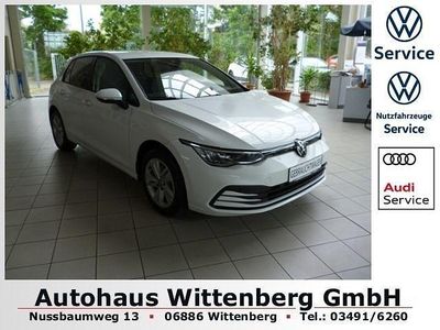 Gebraucht VW Golf VIII Life 131 PS (96 kW) 2023 Weiß Limousine