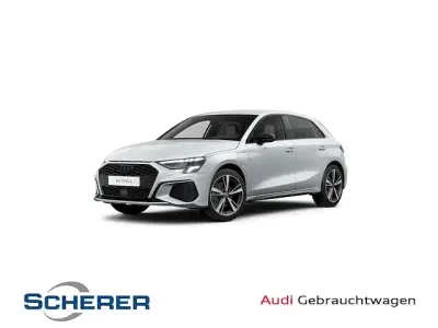 Gebraucht Audi A3 Sportback e-tron S-Line 204 PS (150 kW) 2023 Gletscherweiß metallic Kleinwagen