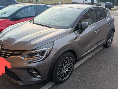 Grau Gebraucht 2021 Renault Captur Initiale Paris SUV | 19.600 € (Etwas zu teuer)