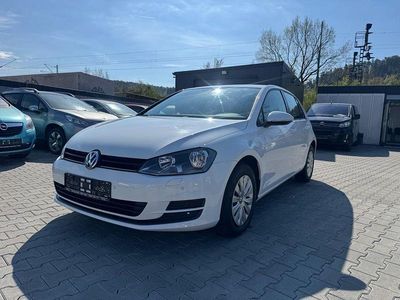 Gebraucht VW Golf VII Trendline 110 PS (80 kW) 2014 Pure white Limousine