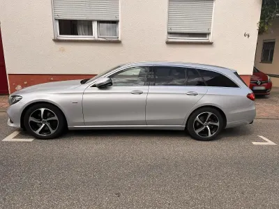 Gebraucht Mercedes E220 194 PS (142 kW) 2018 Silber Kombi