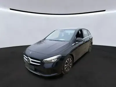 Gebraucht Mercedes B180 116 PS (85 kW) 2021 Schwarz Kleinwagen