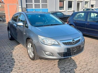 Gebraucht Opel Astra Design Edition 140 PS (102 kW) 2012 Silber Limousine