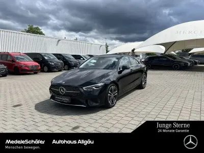 Używany Mercedes CLA180 Progressive 136 KM (100 kW) 2025 Czarny Sedan/Limuzyna