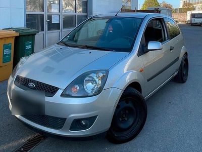 Second-hand Ford Fiesta 2006 Argintiu Hatchback