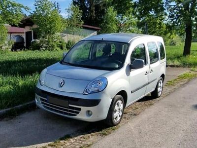 gebraucht Renault Kangoo // EZ: 2009 // 1.5 Diesel // 256000 KM //