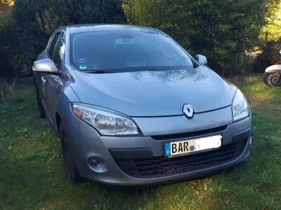 Używany Renault Mégane 110 KM (80 kW) 2011 Niebieski Sedan/Limuzyna