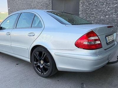 Gebraucht Mercedes E200 Elegance 122 PS (89 kW) 2005 Silber Limousine