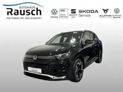 Gebraucht VW Tiguan R-line 150 PS (110 kW) 2025 Schwarz SUV