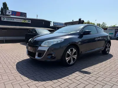 Gebraucht Renault Mégane Coupé Bose Edition 131 PS (96 kW) 2011 Grau Coupé