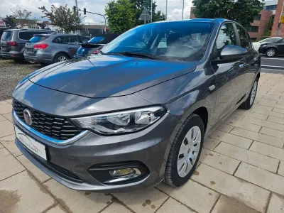 Usado Fiat Tipo Pop 95 CV (69 kW) 2017 Gris Berlina