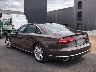 Usado Audi A8L Ambiente 385 HP (283 kW) 2015 Castanho Sedan