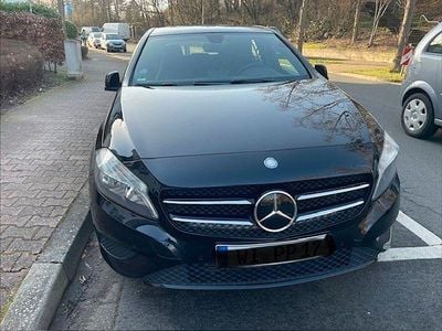 Gebraucht Mercedes A180 StreetStyle 122 PS (89 kW) 2015 Schwarz Limousine