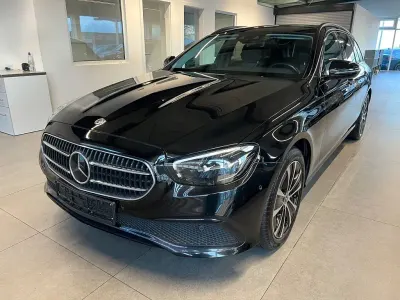 Second-hand Mercedes E300 194 CP (142 kW) 2022 Negru Berlinǎ