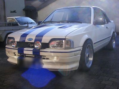 Gebraucht Ford Escort Cabriolet 90 PS (66 kW) 1987 Weiß Cabrio