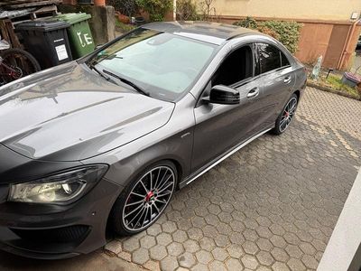 Usata Mercedes CLA250 OrangeArt Edition 211 CV (155 kW) 2015 Grigio Berlina