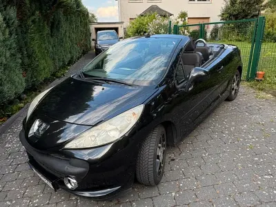 Gebraucht Peugeot 207 CC 2008 Schwarz Cabrio