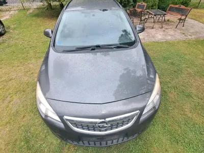 Gebraucht Opel Astra 109 PS (80 kW) 2011 Grau Kombi