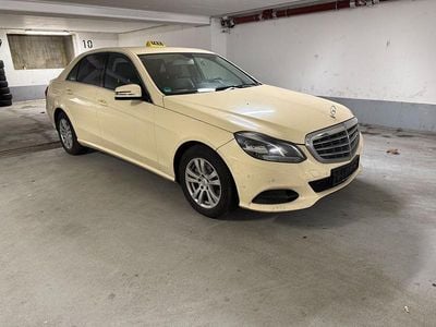 Beige Gebraucht 2016 Mercedes E220 Limousine | 6.900 €