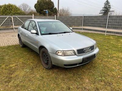 Grau Gebraucht 1998 Audi A4 Limousine | 1.699 € (Guter Preis)
