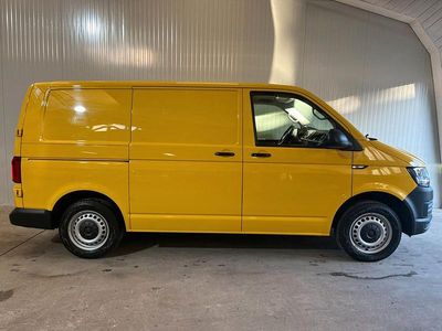 Usado VW Transporter 102 HP (75 kW) 2017 Amarelo Van