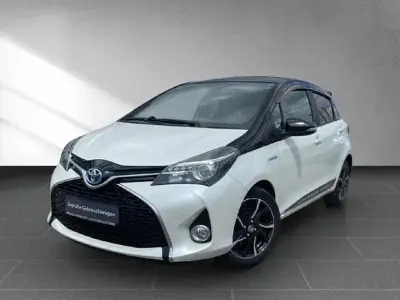 Gebraucht Toyota Yaris Basis 100 PS (73 kW) 2016 Montblancweiß perleffekt / mysticschwarz mica